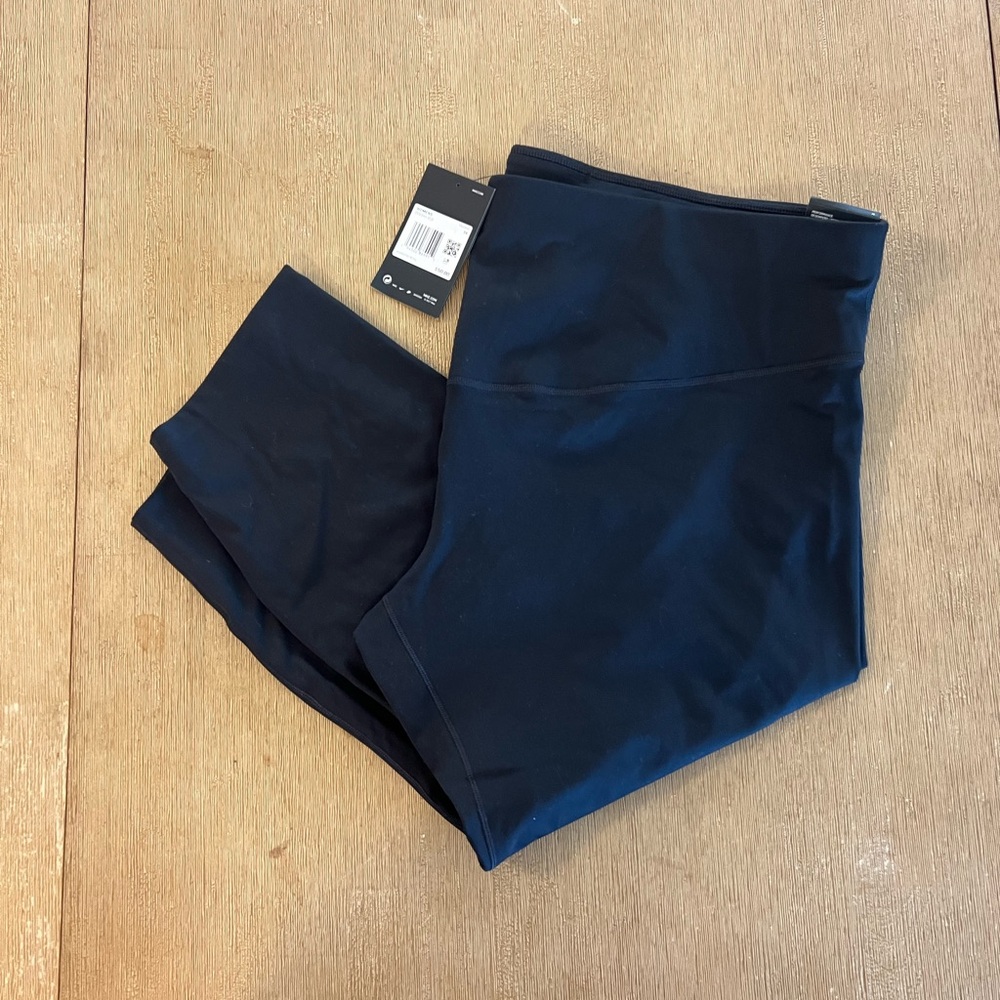 Black Nike Cropped Leggings